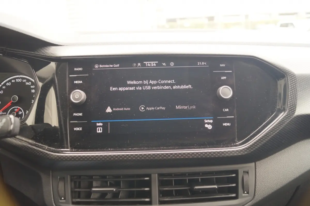 1.0 TSI Life -LEER-NAVI-PDC-CAM-