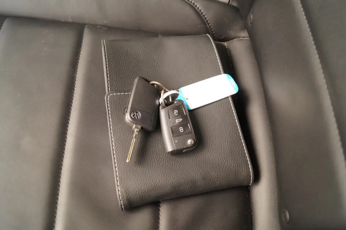 1.0 TSI Life -LEER-NAVI-PDC-CAM-
