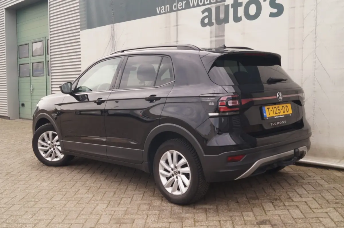 1.0 TSI Life -LEER-NAVI-PDC-CAM-
