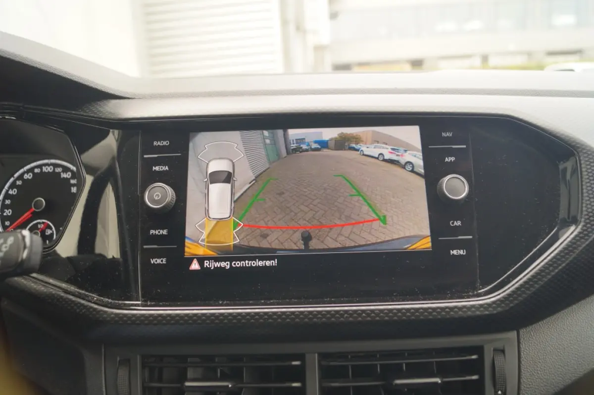 1.0 TSI Life -LEER-NAVI-PDC-CAM-