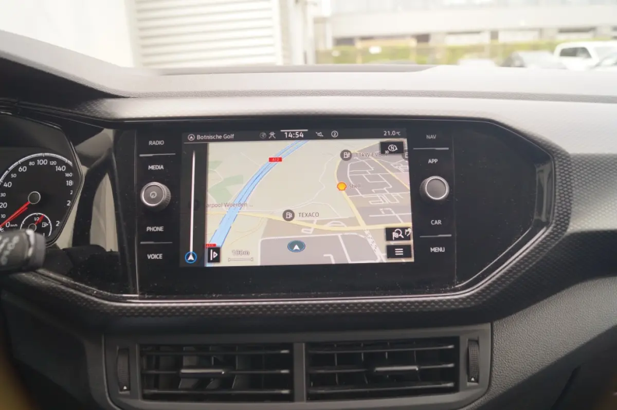 1.0 TSI Life -LEER-NAVI-PDC-CAM-