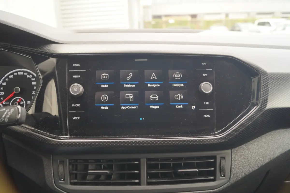 1.0 TSI Life -LEER-NAVI-PDC-CAM-