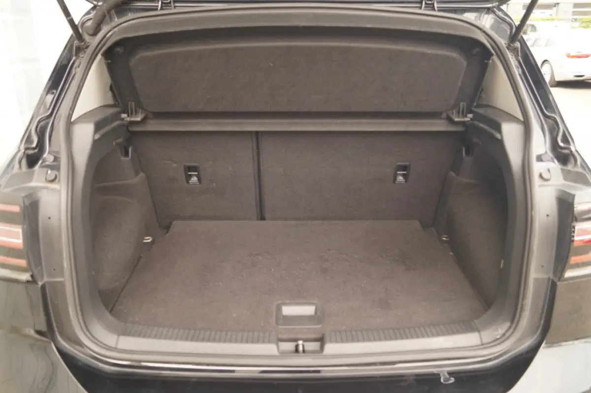 1.0 TSI Life -LEER-NAVI-PDC-CAM-