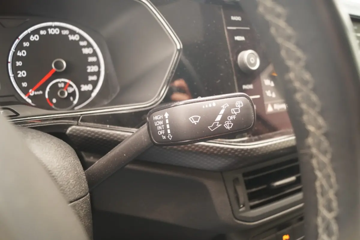 1.0 TSI Life -LEER-NAVI-PDC-CAM-