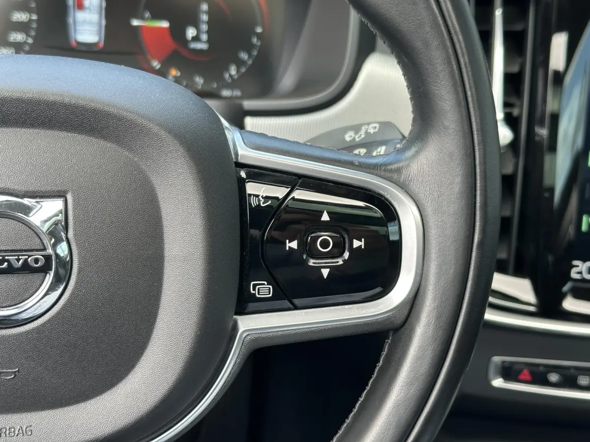 2.0 T8 AWD Inscription | DEALERONDERHOUDEN | 1e Eigenaar | 20" | B&W Audio | PANO | Trekhaak | Massage | Stoelverkoeling |