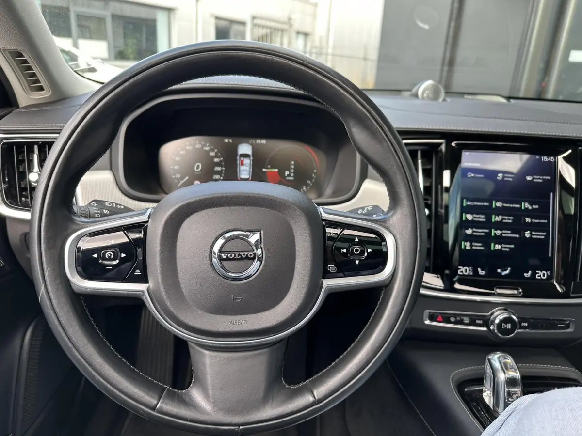 2.0 T8 AWD Inscription | DEALERONDERHOUDEN | 1e Eigenaar | 20" | B&W Audio | PANO | Trekhaak | Massage | Stoelverkoeling |
