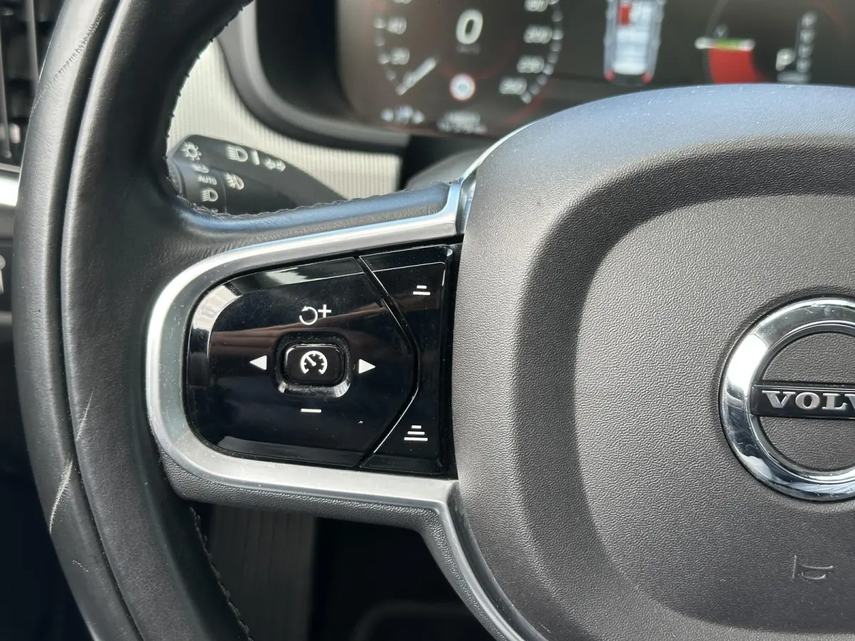 2.0 T8 AWD Inscription | DEALERONDERHOUDEN | 1e Eigenaar | 20" | B&W Audio | PANO | Trekhaak | Massage | Stoelverkoeling |
