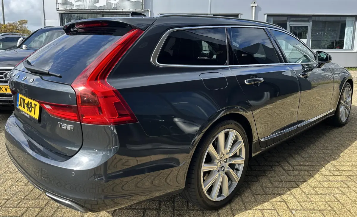 2.0 T8 AWD Inscription | DEALERONDERHOUDEN | 1e Eigenaar | 20" | B&W Audio | PANO | Trekhaak | Massage | Stoelverkoeling |