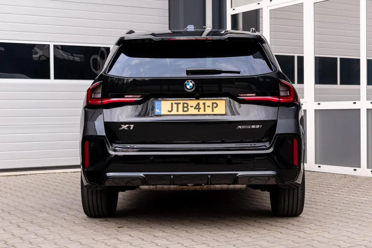 xDrive23i|PANO|HEAD-UP|HARMAN|STOELMASSAGE|ELEK.TREKHAAK