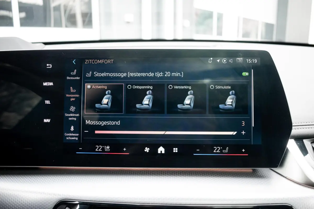 xDrive23i|PANO|HEAD-UP|HARMAN|STOELMASSAGE|ELEK.TREKHAAK