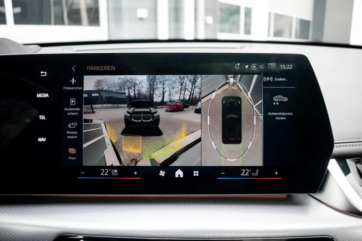 xDrive23i|PANO|HEAD-UP|HARMAN|STOELMASSAGE|ELEK.TREKHAAK