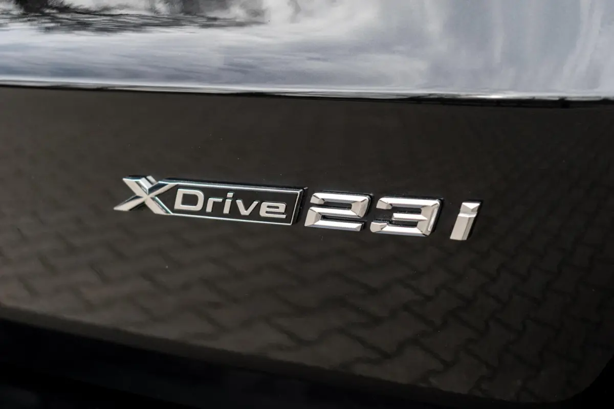 xDrive23i|PANO|HEAD-UP|HARMAN|STOELMASSAGE|ELEK.TREKHAAK