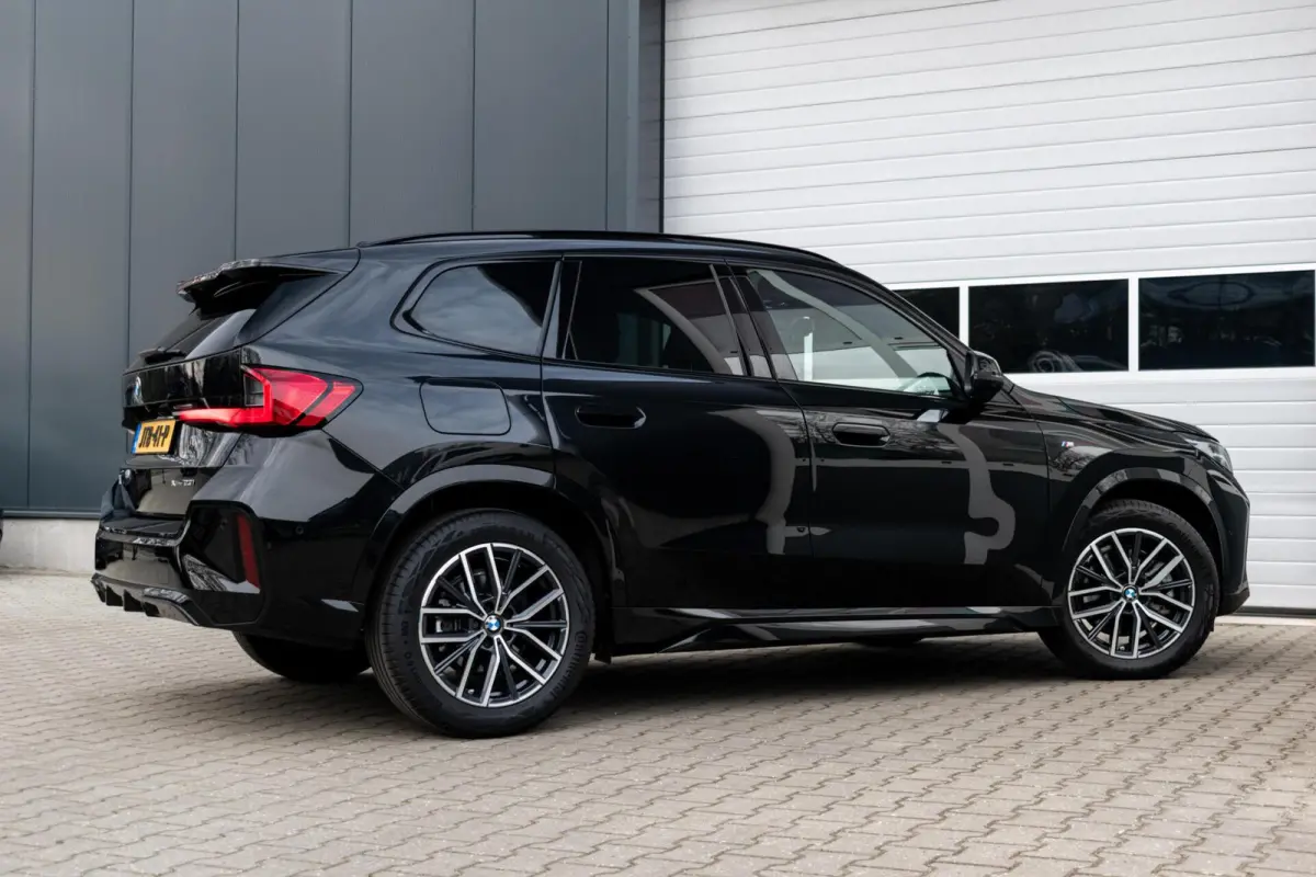 xDrive23i|PANO|HEAD-UP|HARMAN|STOELMASSAGE|ELEK.TREKHAAK