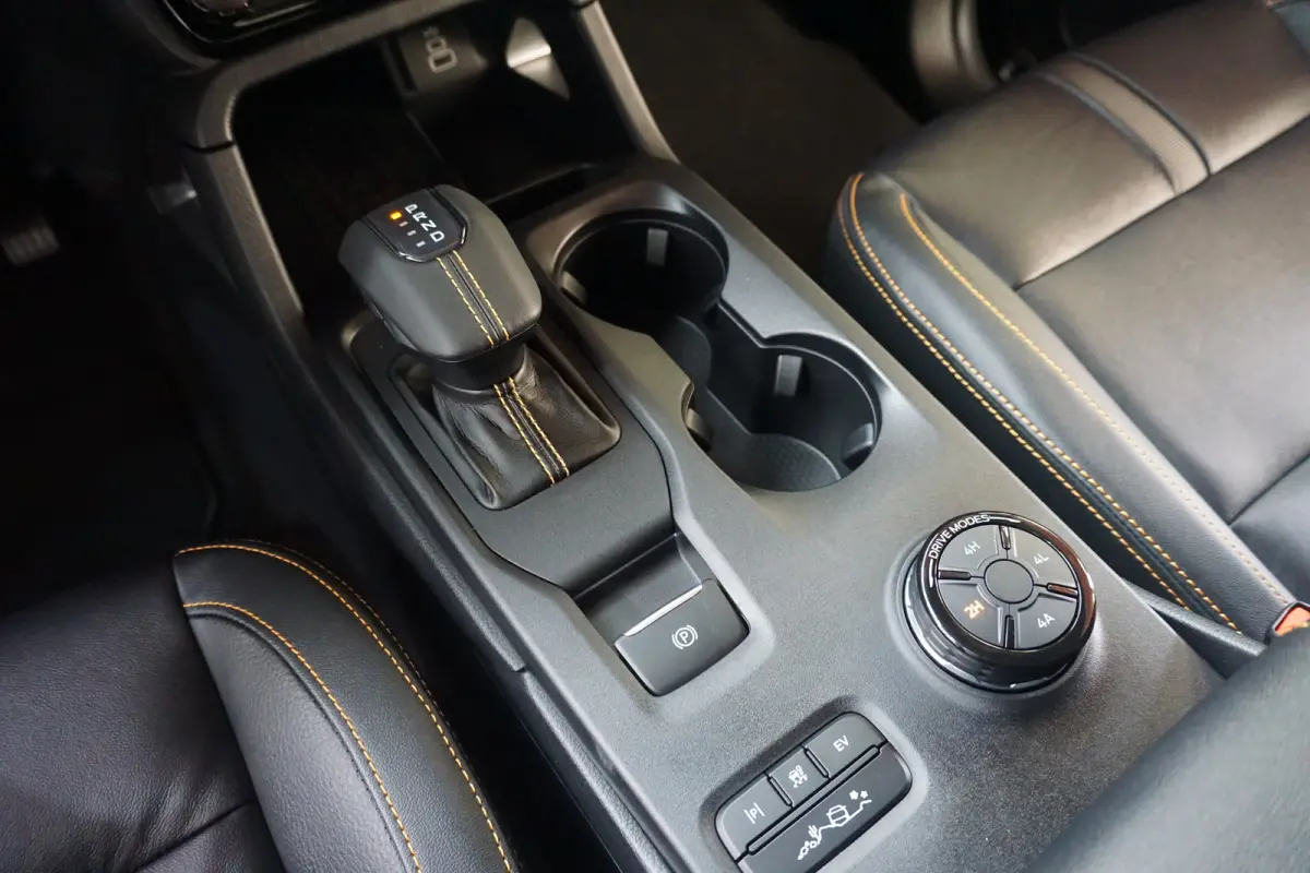 Wildtrak Dubbel Cabine 2.3 PHEV | 0,99% Financial Lease | Ex. BTW / Incl. BPM | Elektrische Rollertop | Voorraad, Snel Leverbaar! |