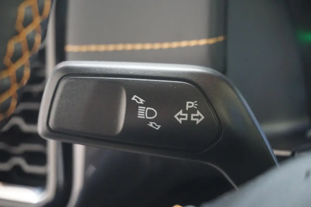 Wildtrak Dubbel Cabine 2.3 PHEV | 0,99% Financial Lease | Ex. BTW / Incl. BPM | Elektrische Rollertop | Voorraad, Snel Leverbaar! |