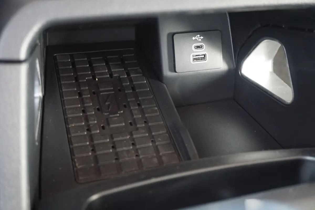 Wildtrak Dubbel Cabine 2.3 PHEV | 0,99% Financial Lease | Ex. BTW / Incl. BPM | Elektrische Rollertop | Voorraad, Snel Leverbaar! |