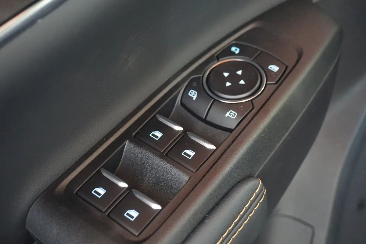 Wildtrak Dubbel Cabine 2.3 PHEV | 0,99% Financial Lease | Ex. BTW / Incl. BPM | Elektrische Rollertop | Voorraad, Snel Leverbaar! |