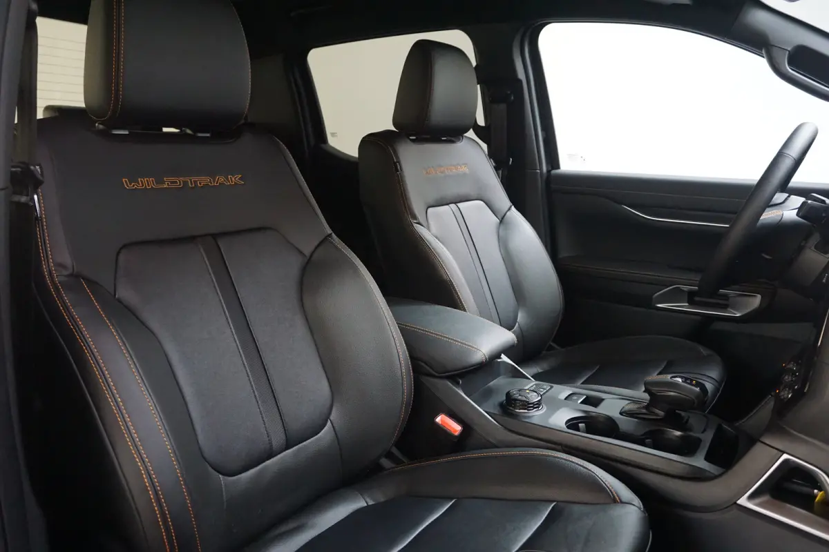 Wildtrak Dubbel Cabine 2.3 PHEV | 0,99% Financial Lease | Ex. BTW / Incl. BPM | Elektrische Rollertop | Voorraad, Snel Leverbaar! |