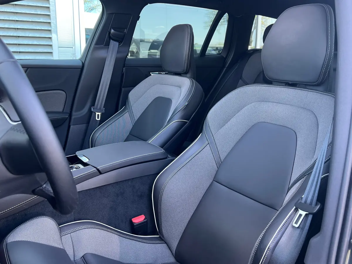 T8 R Recharge AWD Ultra Dark | Heico | Flash Green | Polestar Optimalisatie | Panoramadak | 20 inch | Stylingskit |