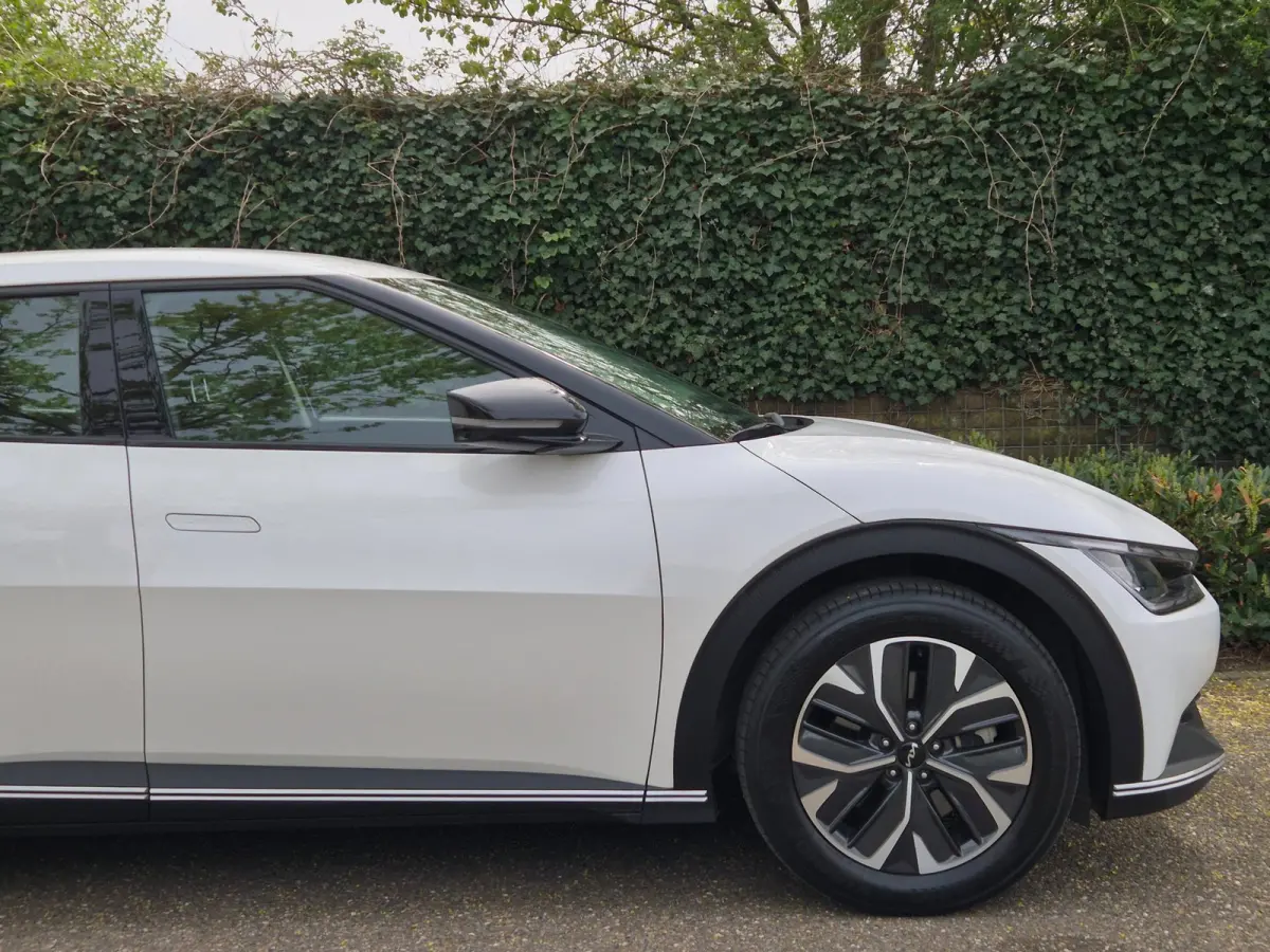 58kWh Light CarPlay AutoPilot Line Assist ACC LED NAP NL Fabrieksgarantie ZUINIG