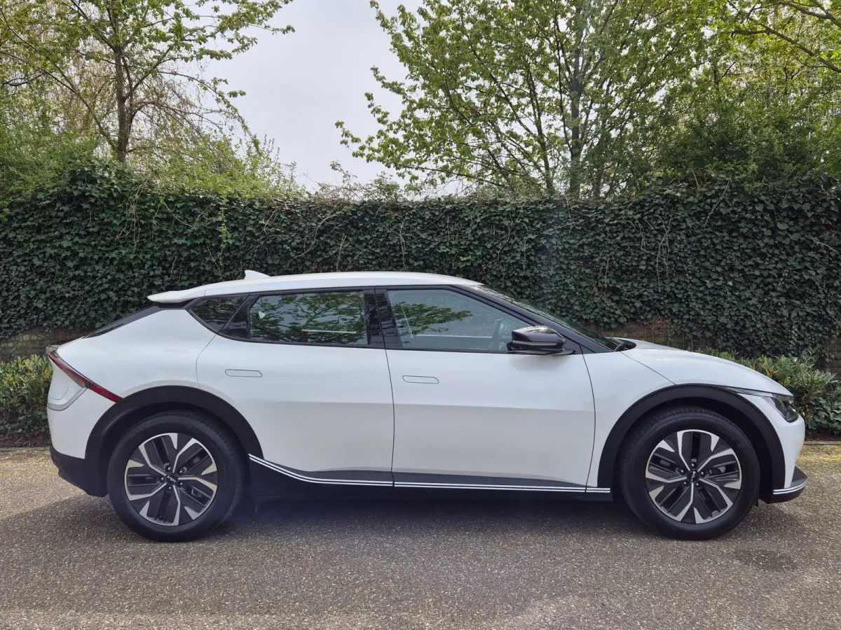 58kWh Light CarPlay AutoPilot Line Assist ACC LED NAP NL Fabrieksgarantie ZUINIG