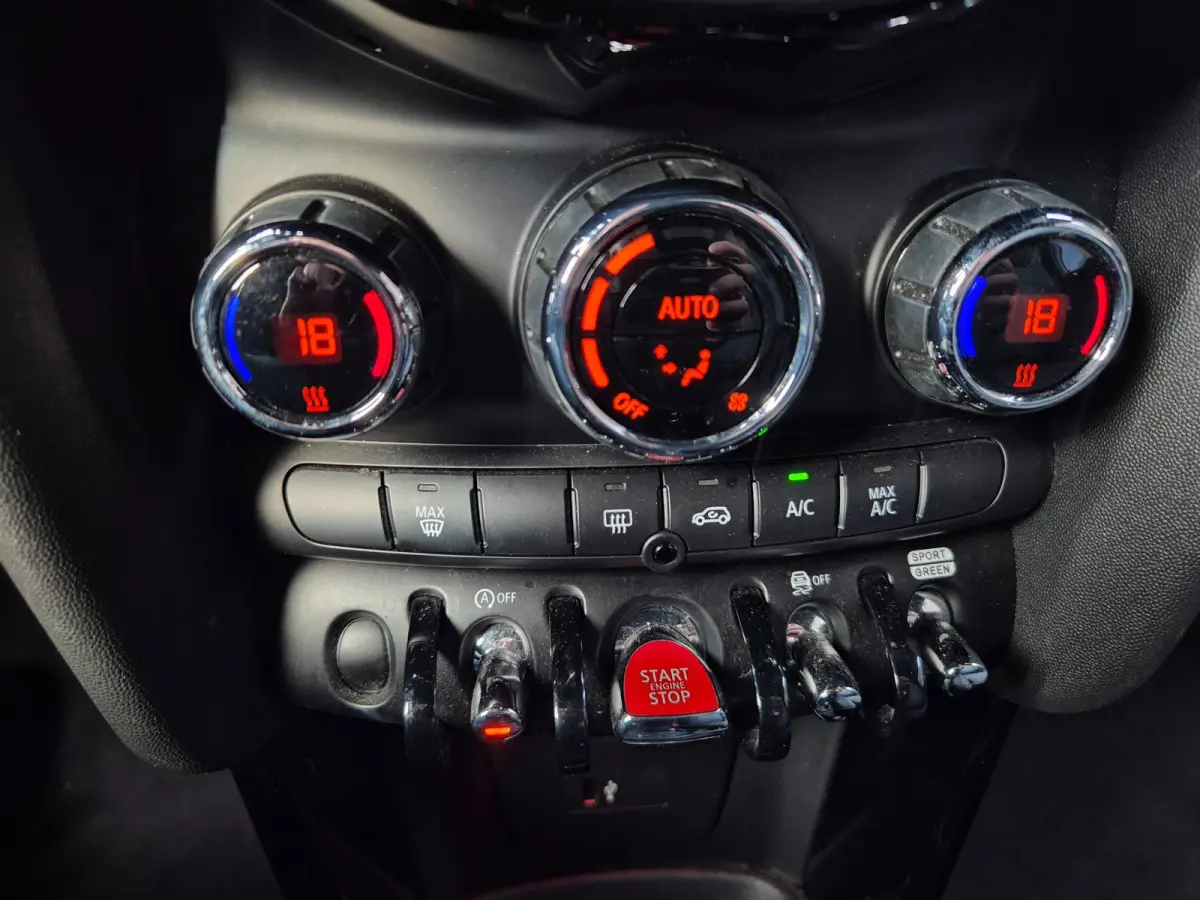 Camden Edition CarPlay Black Panel Navi 2e Eig NAP NL Zwart DAK & Lm velgen