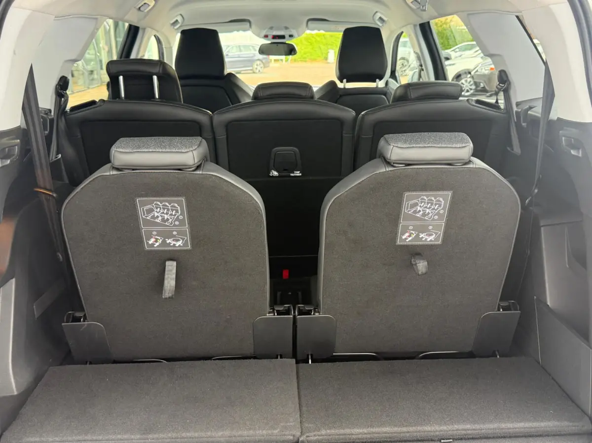 1.2 Vol Opties 7 Pers Camera Led Carplay Pdc 19 Eerste Eigenaar Dealer Onderhouden Perfecte Staat Nieuwe Distributieriem incl 12 maanden garantie