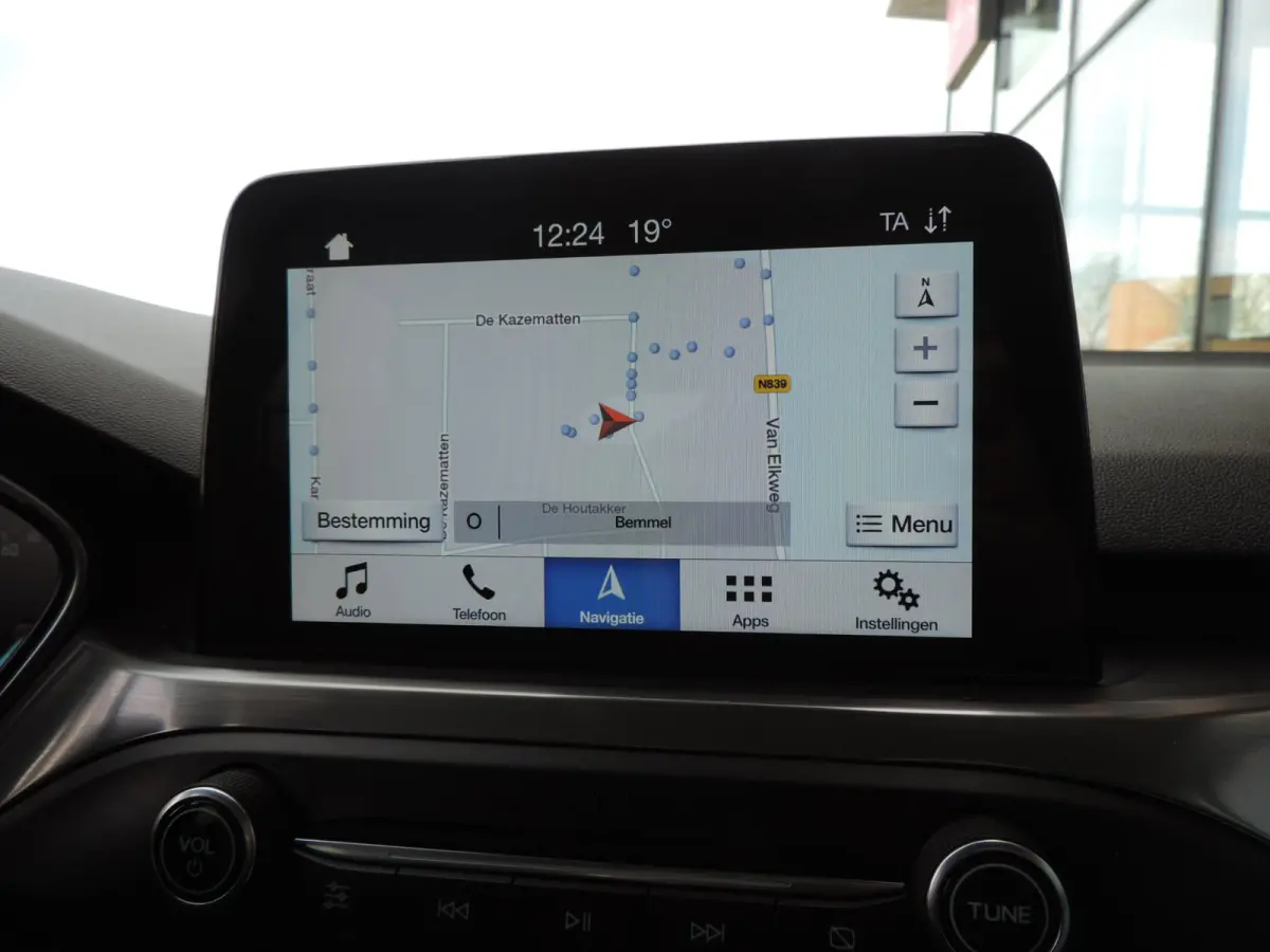 1.0-T 125PK Titanium Business | LED koplamp | Winterpack | Camera | Adapt.cruise | PDC v+a | CarPlay | Priv.glas | ECC
