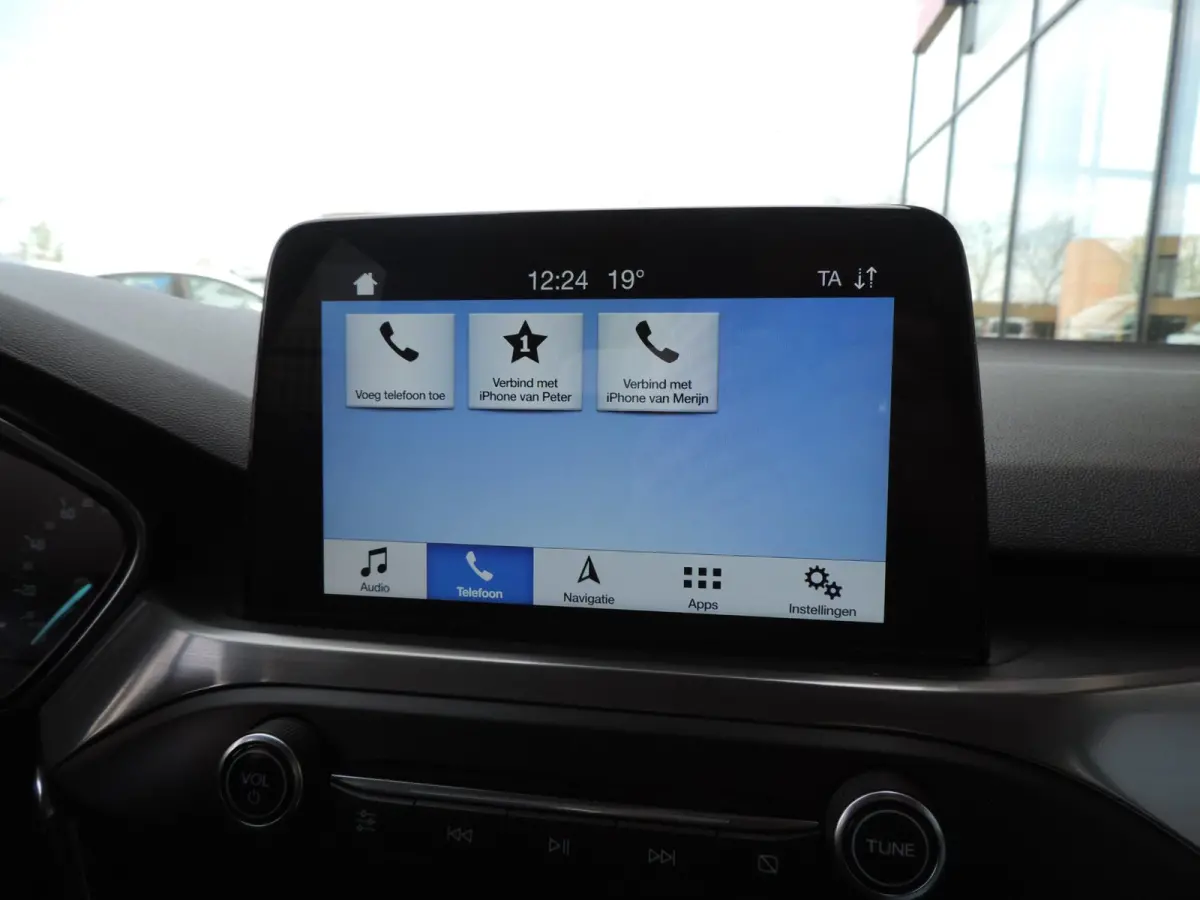 1.0-T 125PK Titanium Business | LED koplamp | Winterpack | Camera | Adapt.cruise | PDC v+a | CarPlay | Priv.glas | ECC
