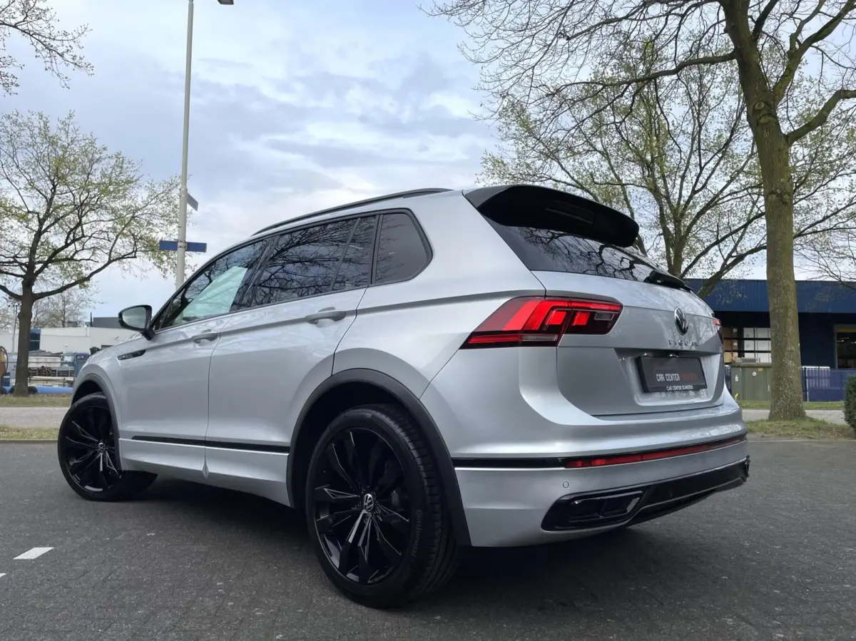 1.5 TSI R-Line Black Style/ Cam/ Pano/ 20'inch/ Trekhaak/ IQ Matrix
