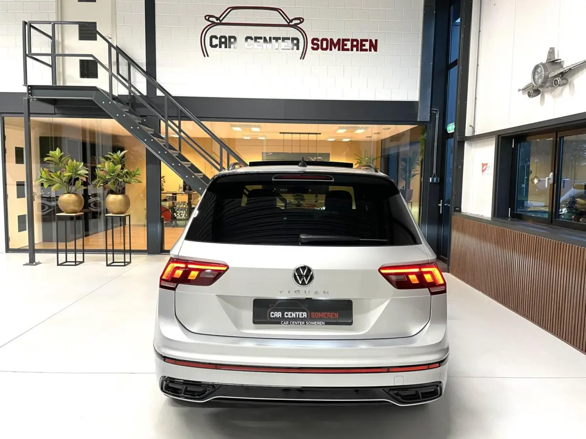 1.5 TSI R-Line Black Style/ Cam/ Pano/ 20'inch/ Trekhaak/ IQ Matrix