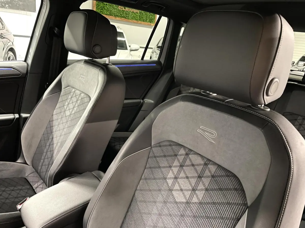1.5 TSI R-Line Black Style/ Cam/ Pano/ 20'inch/ Trekhaak/ IQ Matrix