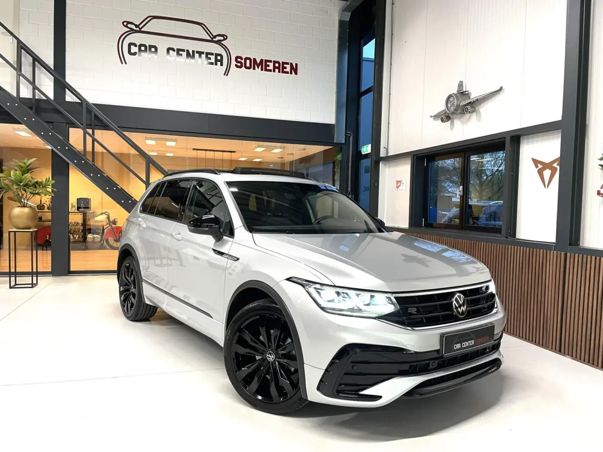 1.5 TSI R-Line Black Style/ Cam/ Pano/ 20'inch/ Trekhaak/ IQ Matrix