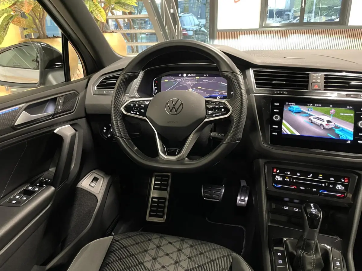 1.5 TSI R-Line Black Style/ Cam/ Pano/ 20'inch/ Trekhaak/ IQ Matrix