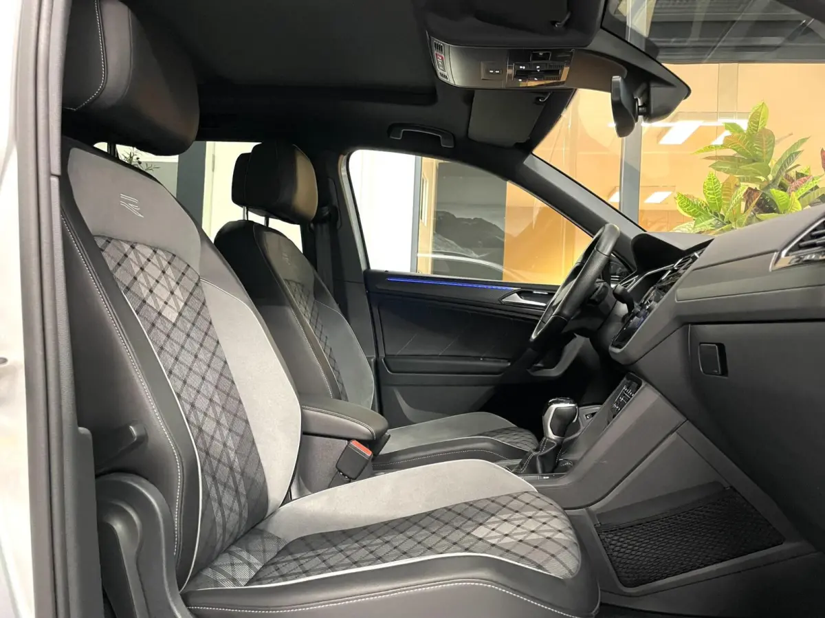 1.5 TSI R-Line Black Style/ Cam/ Pano/ 20'inch/ Trekhaak/ IQ Matrix