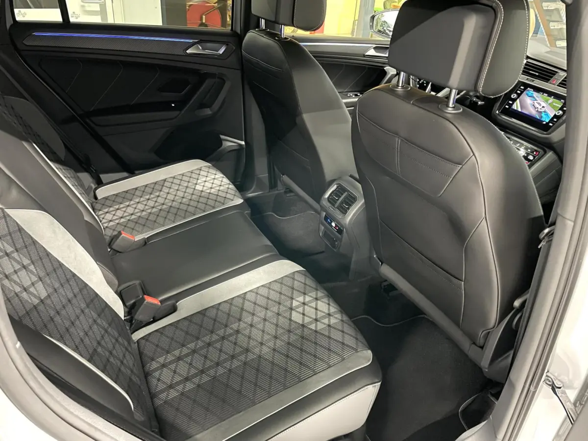 1.5 TSI R-Line Black Style/ Cam/ Pano/ 20'inch/ Trekhaak/ IQ Matrix