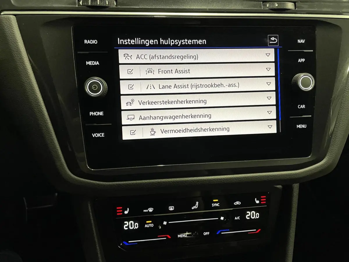 1.5 TSI R-Line Black Style/ Cam/ Pano/ 20'inch/ Trekhaak/ IQ Matrix
