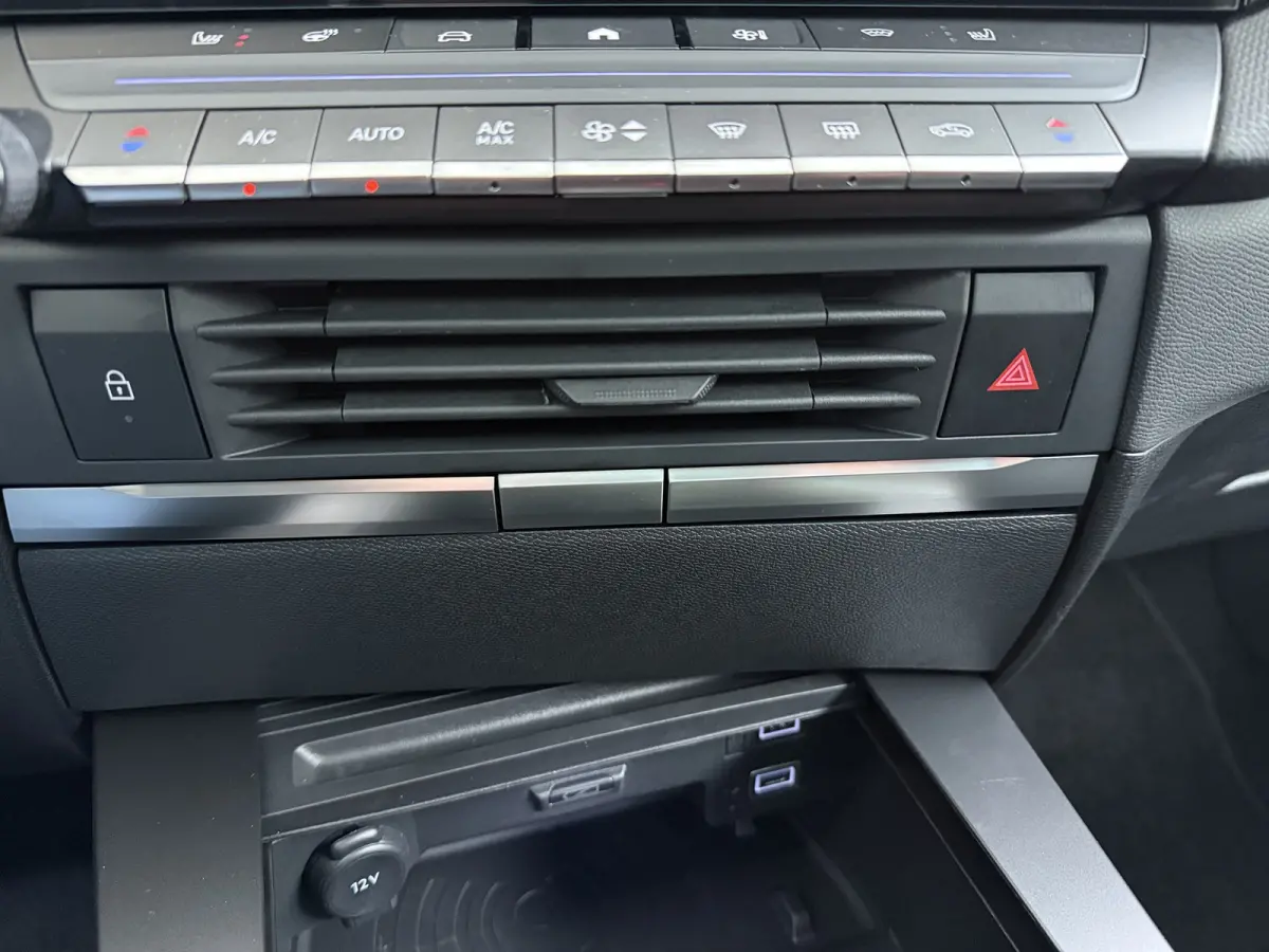 Ultimate 58 kWh | DEMO | 11 kW Boordlader | Achteruitrijcamera 180° | Adaptive Cruise control