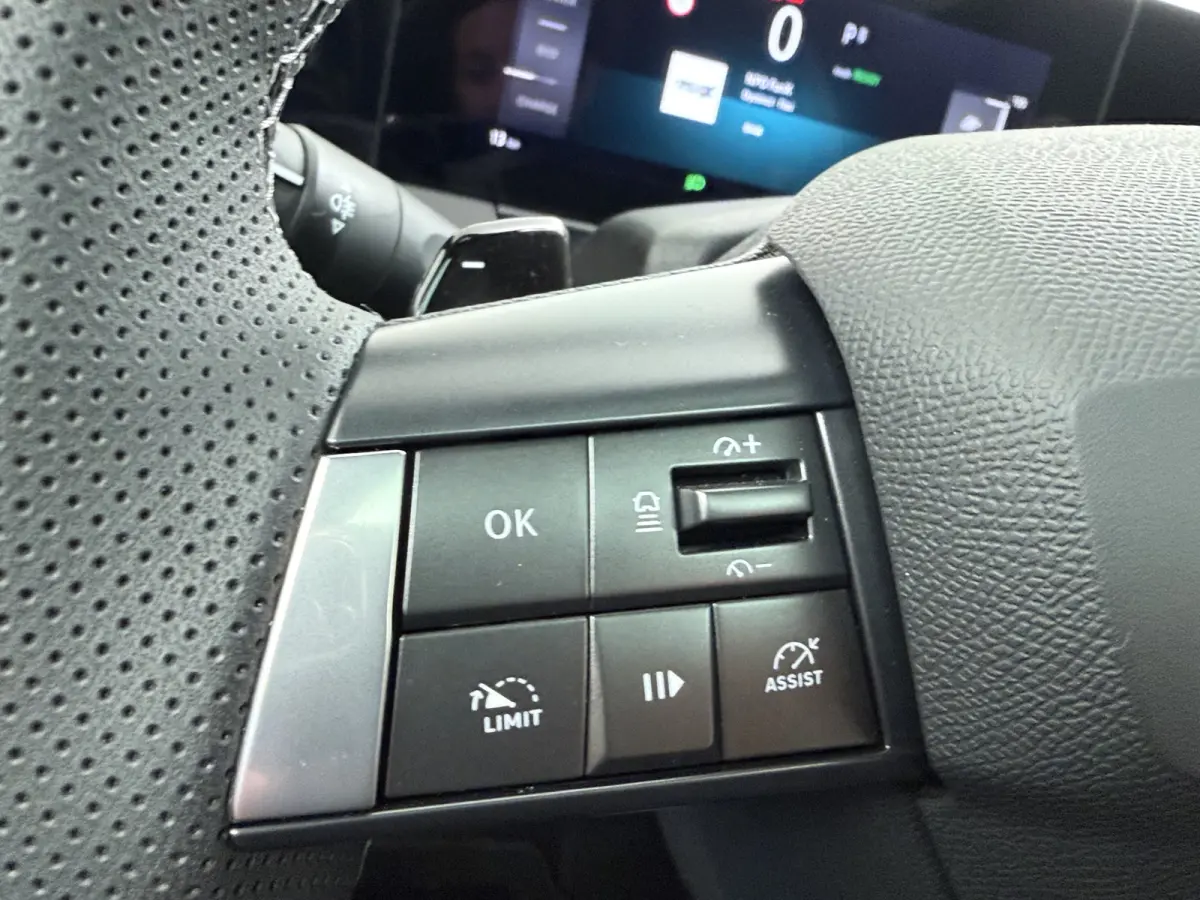 Ultimate 58 kWh | DEMO | 11 kW Boordlader | Achteruitrijcamera 180° | Adaptive Cruise control