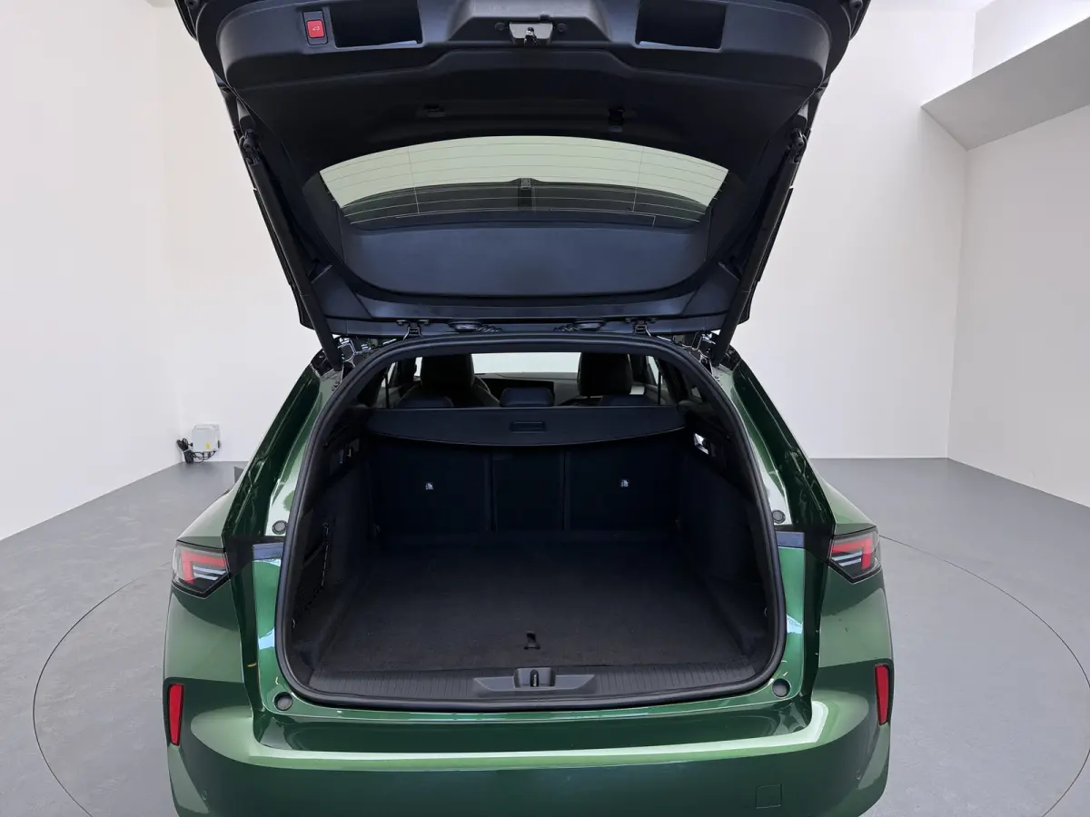 Ultimate 58 kWh | DEMO | 11 kW Boordlader | Achteruitrijcamera 180° | Adaptive Cruise control