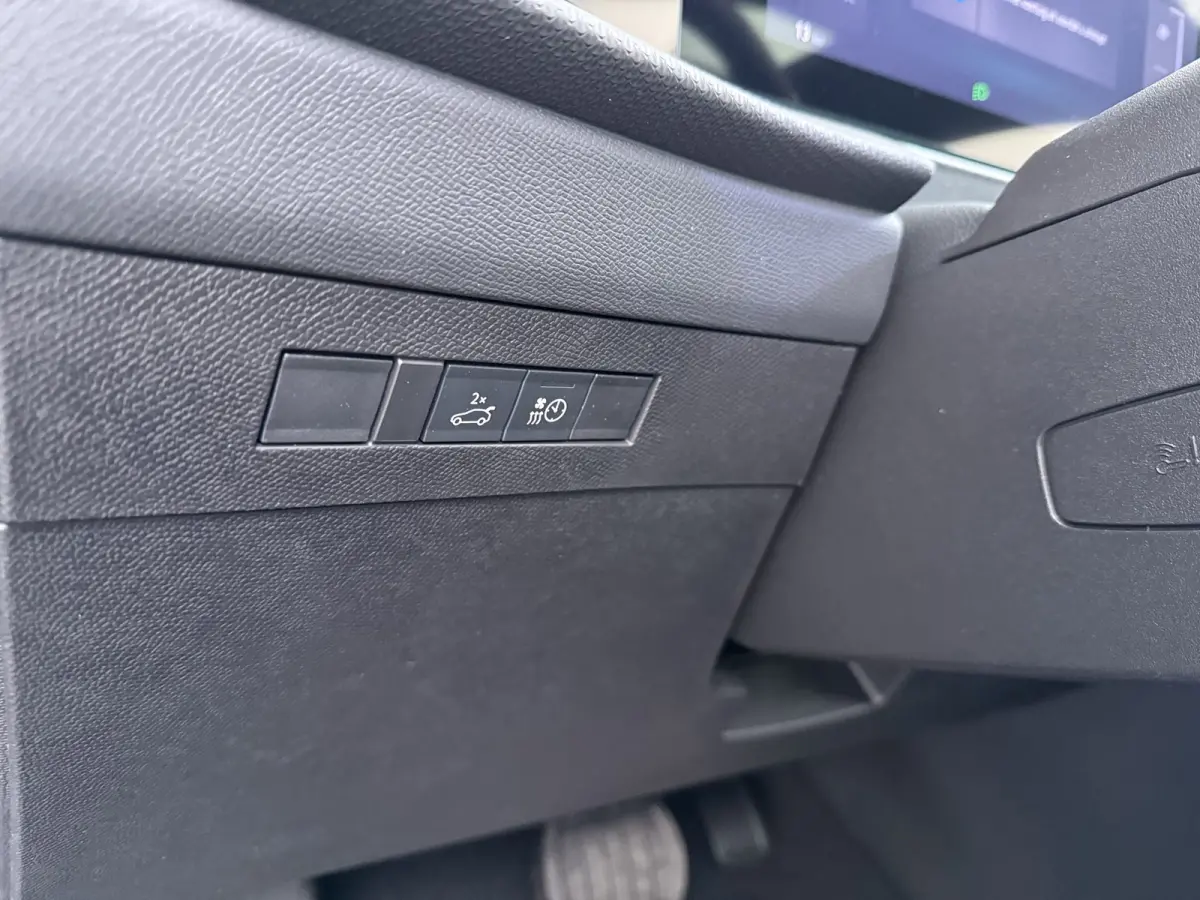 Ultimate 58 kWh | DEMO | 11 kW Boordlader | Achteruitrijcamera 180° | Adaptive Cruise control