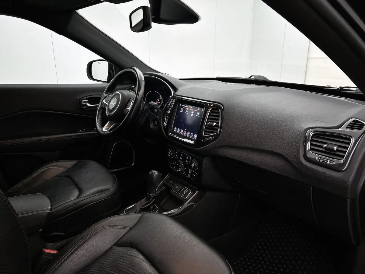 1.3T S | Camera | Navigatie | 19" Lichtmetalen velgen | Stoel/Stuurverwarming | Leer |