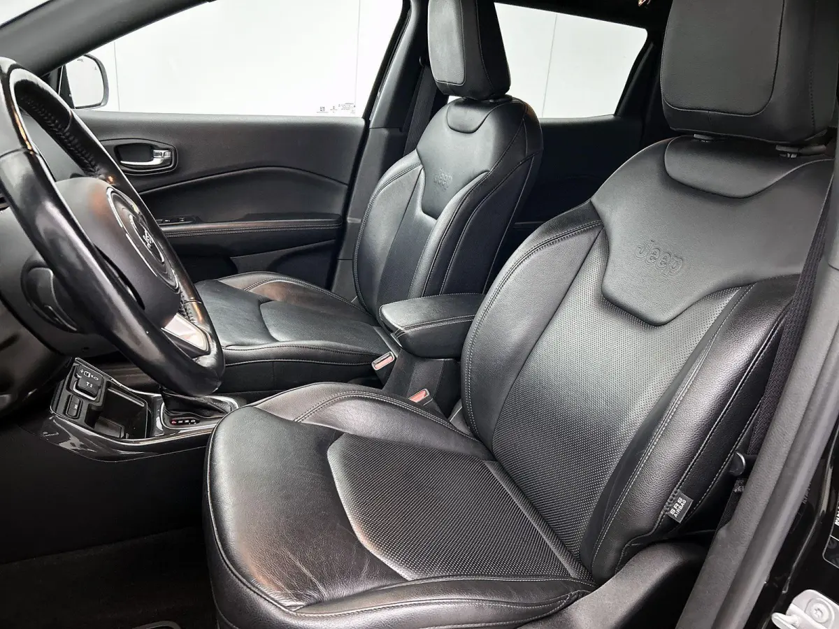 1.3T S | Camera | Navigatie | 19" Lichtmetalen velgen | Stoel/Stuurverwarming | Leer |