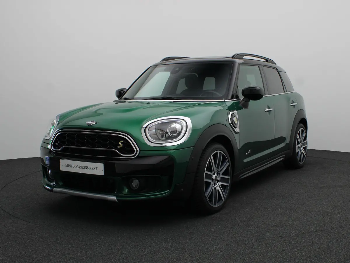 Cooper ALL4 Chili + MINI Yours Trim Pakket + Visibility Package + Panoramadak + Elektrisch Verstelbare Voorstoelen + Harman Kardon + 19''