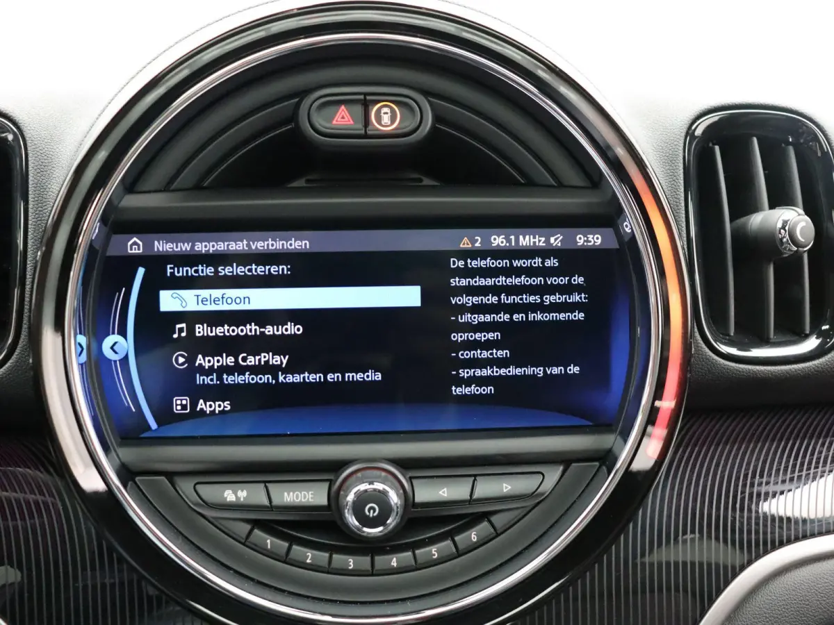Cooper ALL4 Chili + MINI Yours Trim Pakket + Visibility Package + Panoramadak + Elektrisch Verstelbare Voorstoelen + Harman Kardon + 19''
