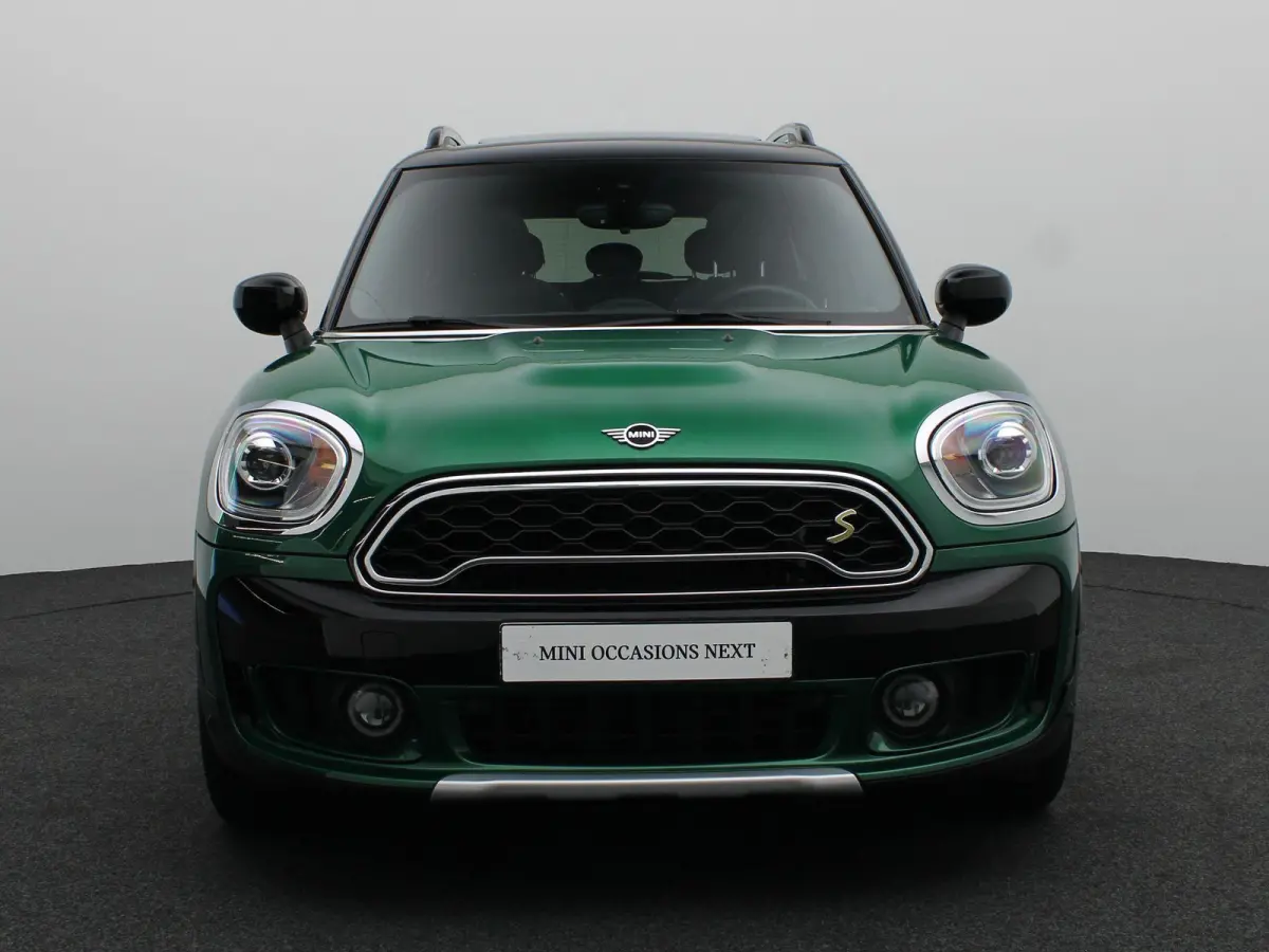 Cooper ALL4 Chili + MINI Yours Trim Pakket + Visibility Package + Panoramadak + Elektrisch Verstelbare Voorstoelen + Harman Kardon + 19''