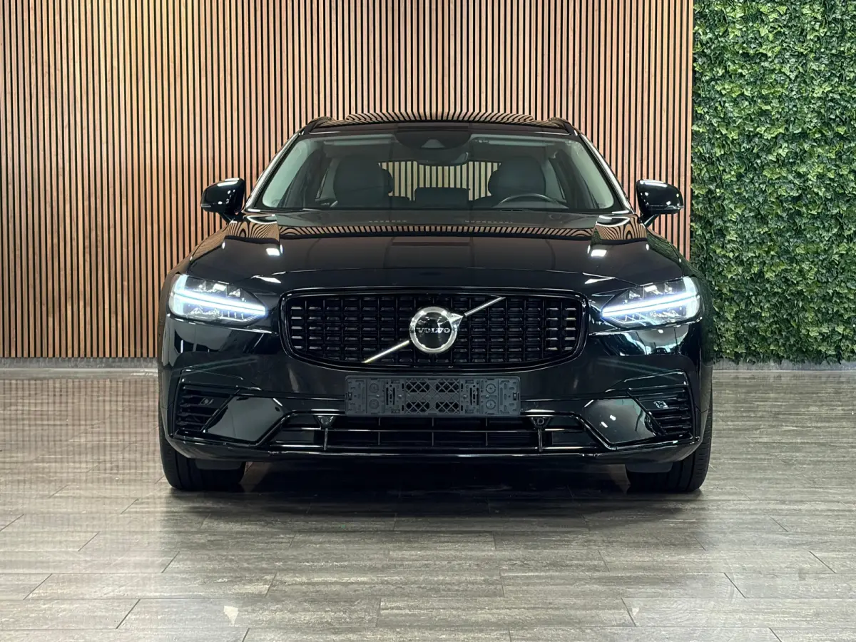 T6 AWD Recharge R-Design | Schuifdak | Trekhaak | Harman Kardon | Adaptieve Cruise Control | Standkachel met Volvo On Call App | Stoelverwarming voor+achter | Stuurwielverwarming | Pilot Ass