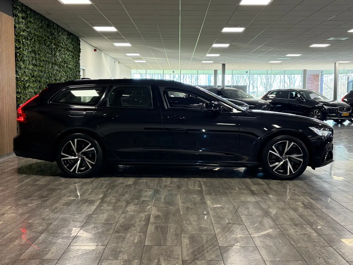 T6 AWD Recharge R-Design | Schuifdak | Trekhaak | Harman Kardon | Adaptieve Cruise Control | Standkachel met Volvo On Call App | Stoelverwarming voor+achter | Stuurwielverwarming | Pilot Ass