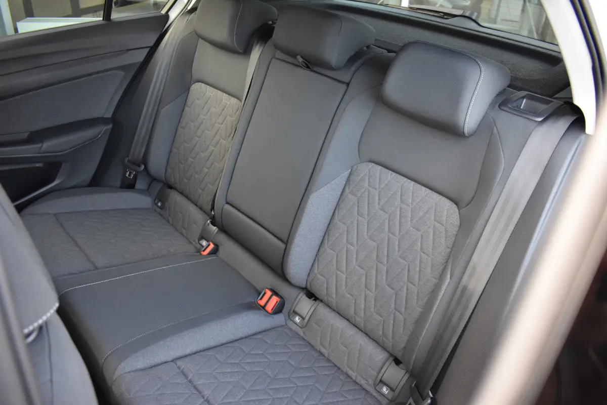 1.5 eHybrid 204PK DSG-6 Life Edition | TREKHAAK | STOEL + STUURVERW. | 18 INCH | NAVIGATIE | APP CONNECT