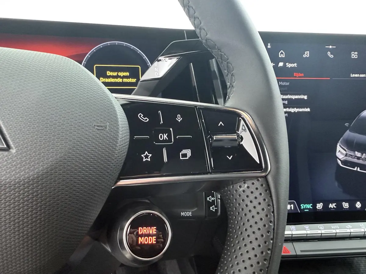 Intense 87 kWh €5.000 Korting | Google Build-in | Elektrische Achterklep | Dakrails | Warmtepomp + Batterij Verwarming | Adaptieve Cruise Control | Keyless Entry  | Privacy Glass | Verwarm